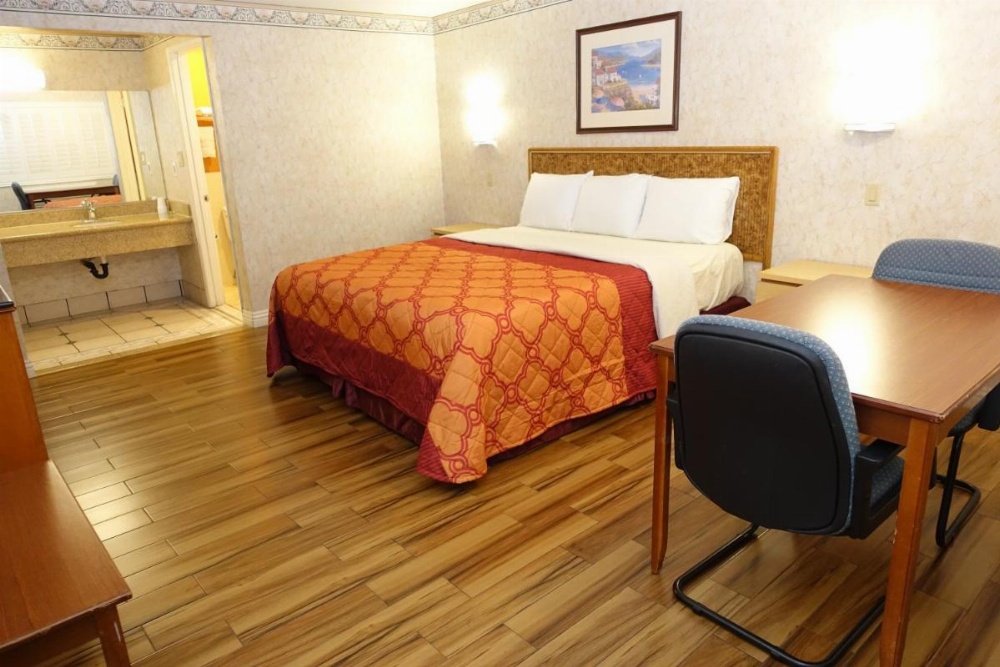 Tropic Lodge Image 11