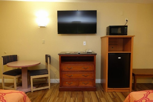 Tropic Lodge image 21