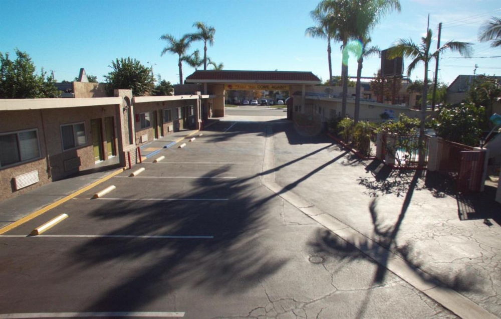 Tropic Lodge Image 32