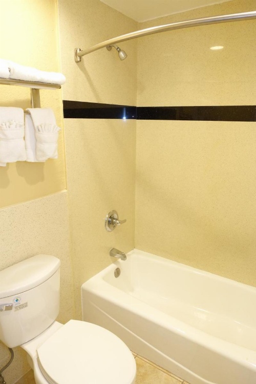 Tropic Lodge image 36